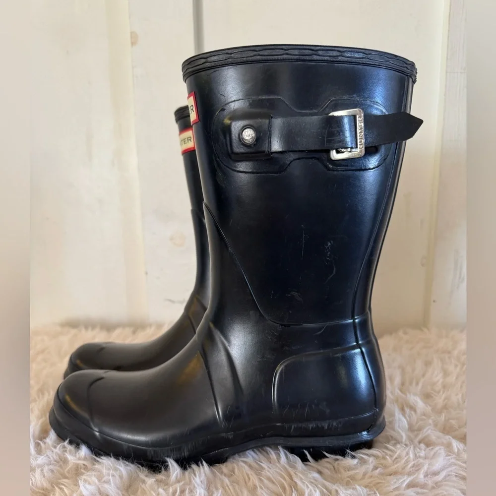 Hunter Black Waterproof short rubber Boots size 7 B